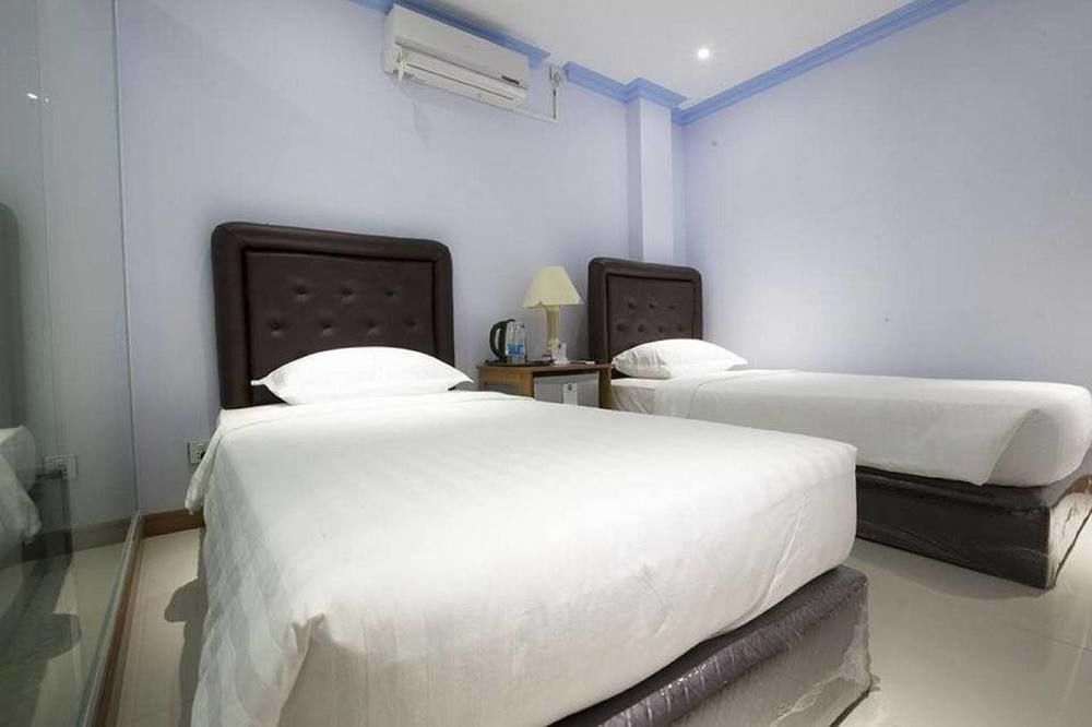 Woodland Hotel Yangon Dış mekan fotoğraf