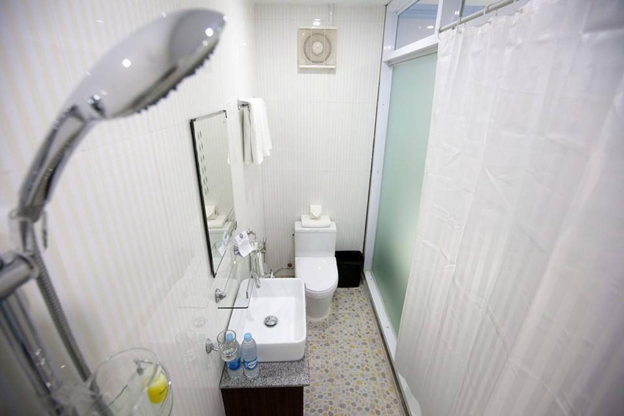 Woodland Hotel Yangon Dış mekan fotoğraf