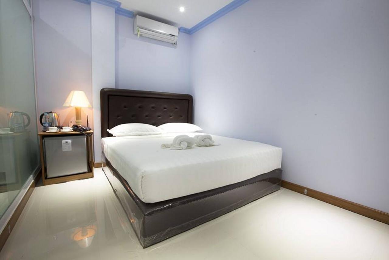 Woodland Hotel Yangon Dış mekan fotoğraf