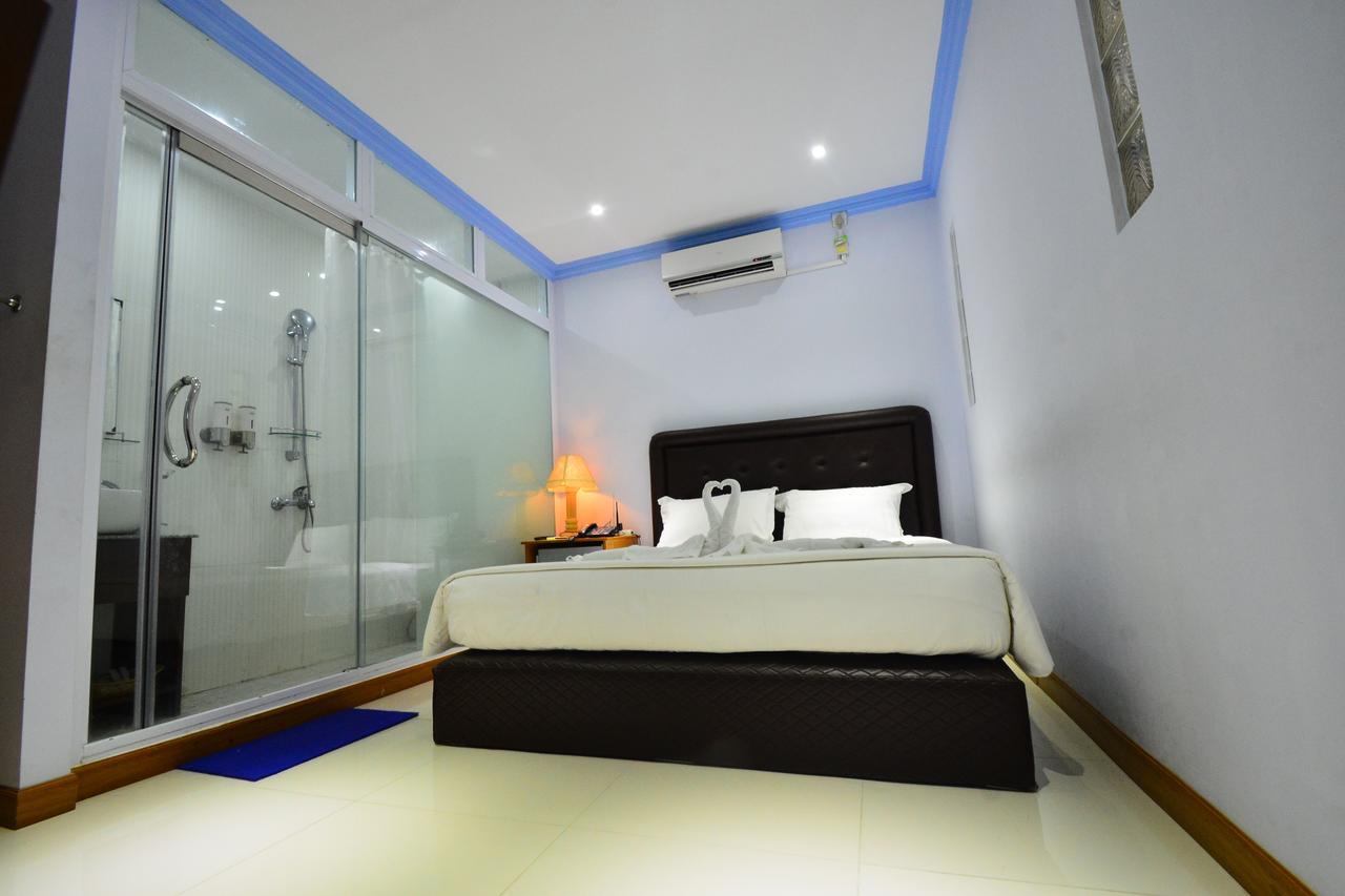 Woodland Hotel Yangon Dış mekan fotoğraf