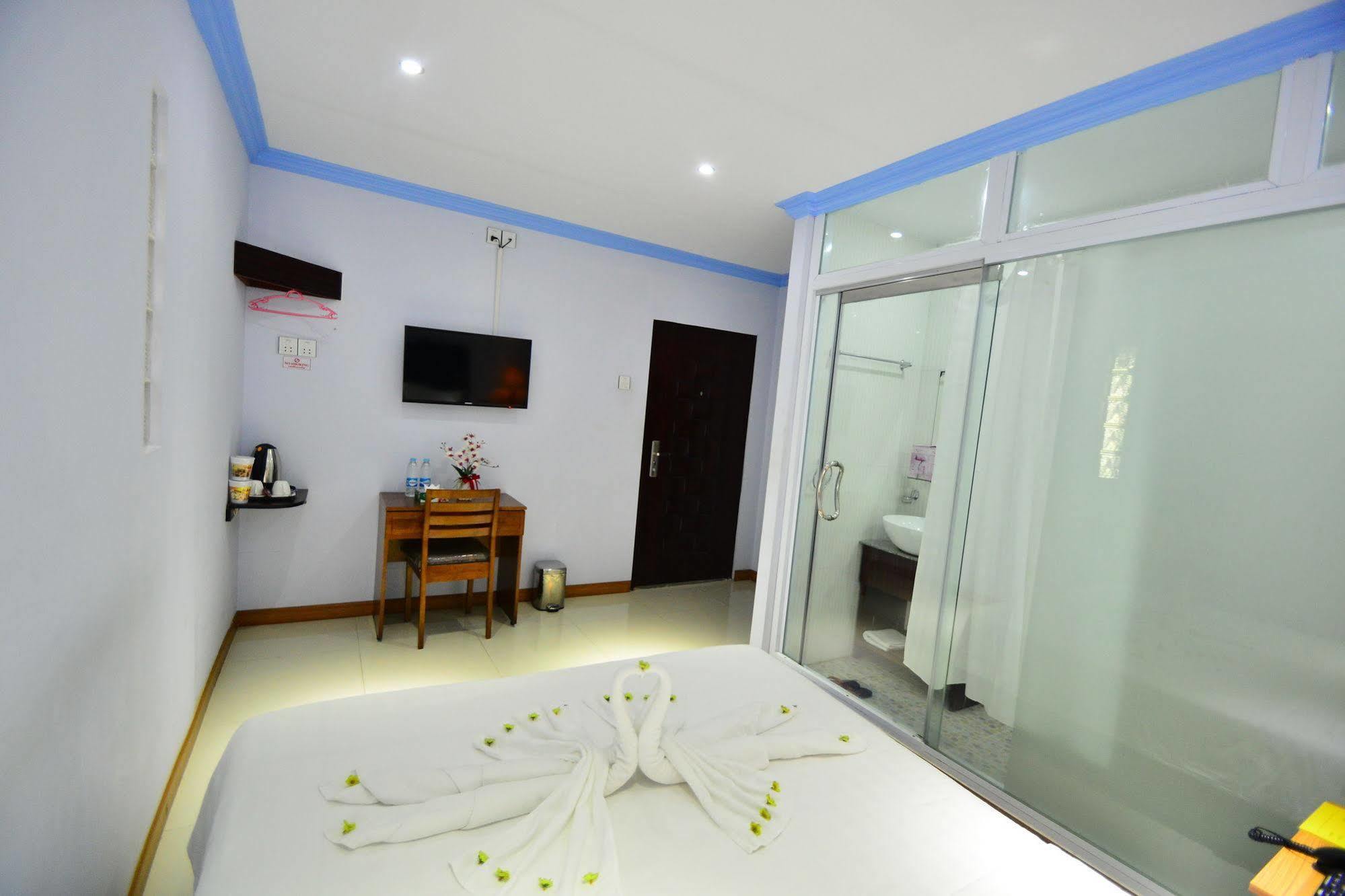 Woodland Hotel Yangon Dış mekan fotoğraf