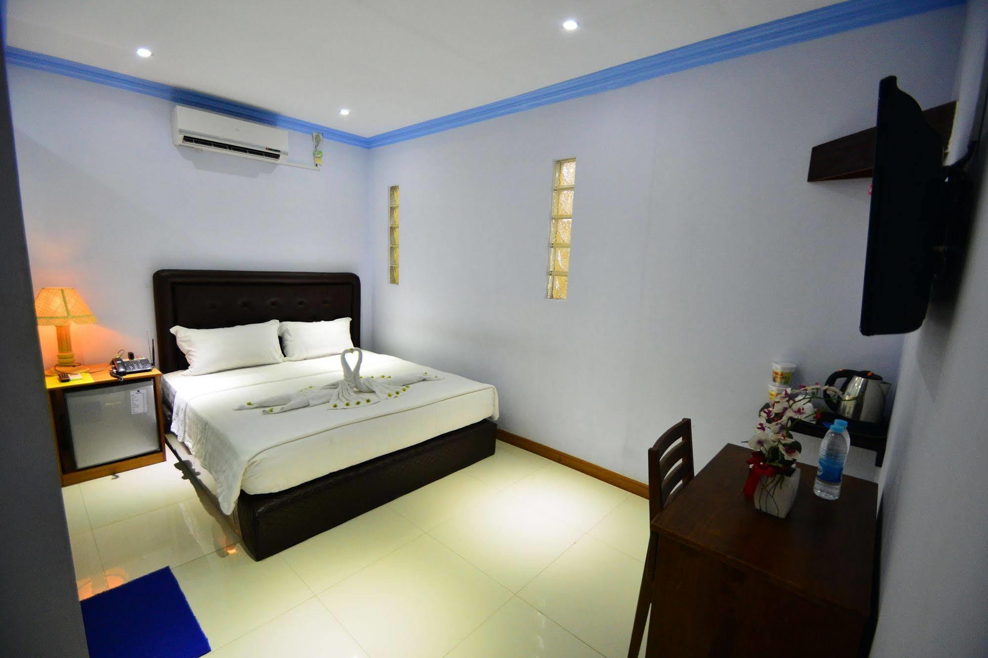 Woodland Hotel Yangon Dış mekan fotoğraf