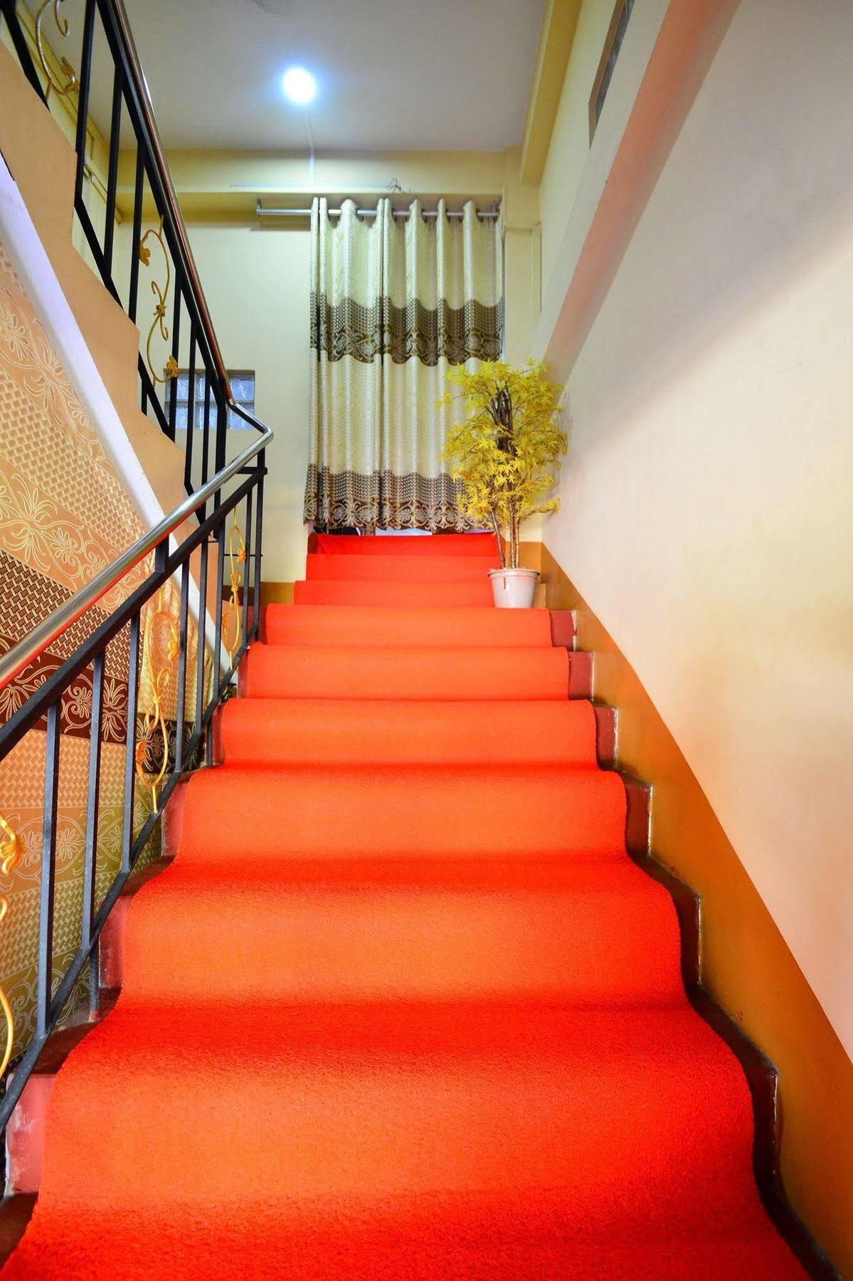Woodland Hotel Yangon Dış mekan fotoğraf